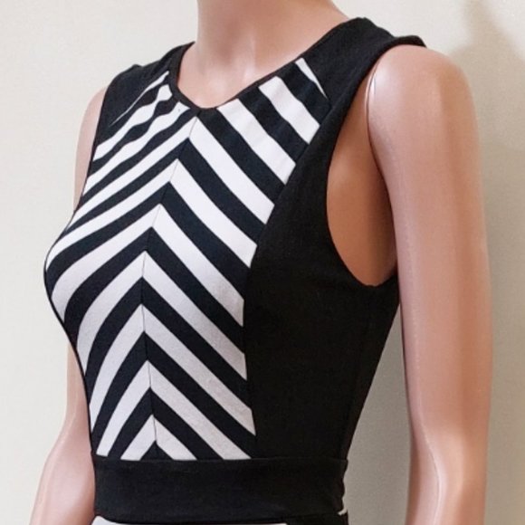 ๐ฅCHIC & SEXY๐ฅ Striped Bodycon Mini Cocktail Dress in Black & White - Picture 11 of 16